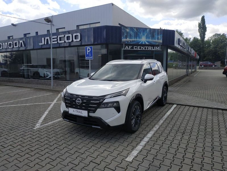Nissan X-Trail, E-POWER e-4ORCE TEKNA SKLADEM